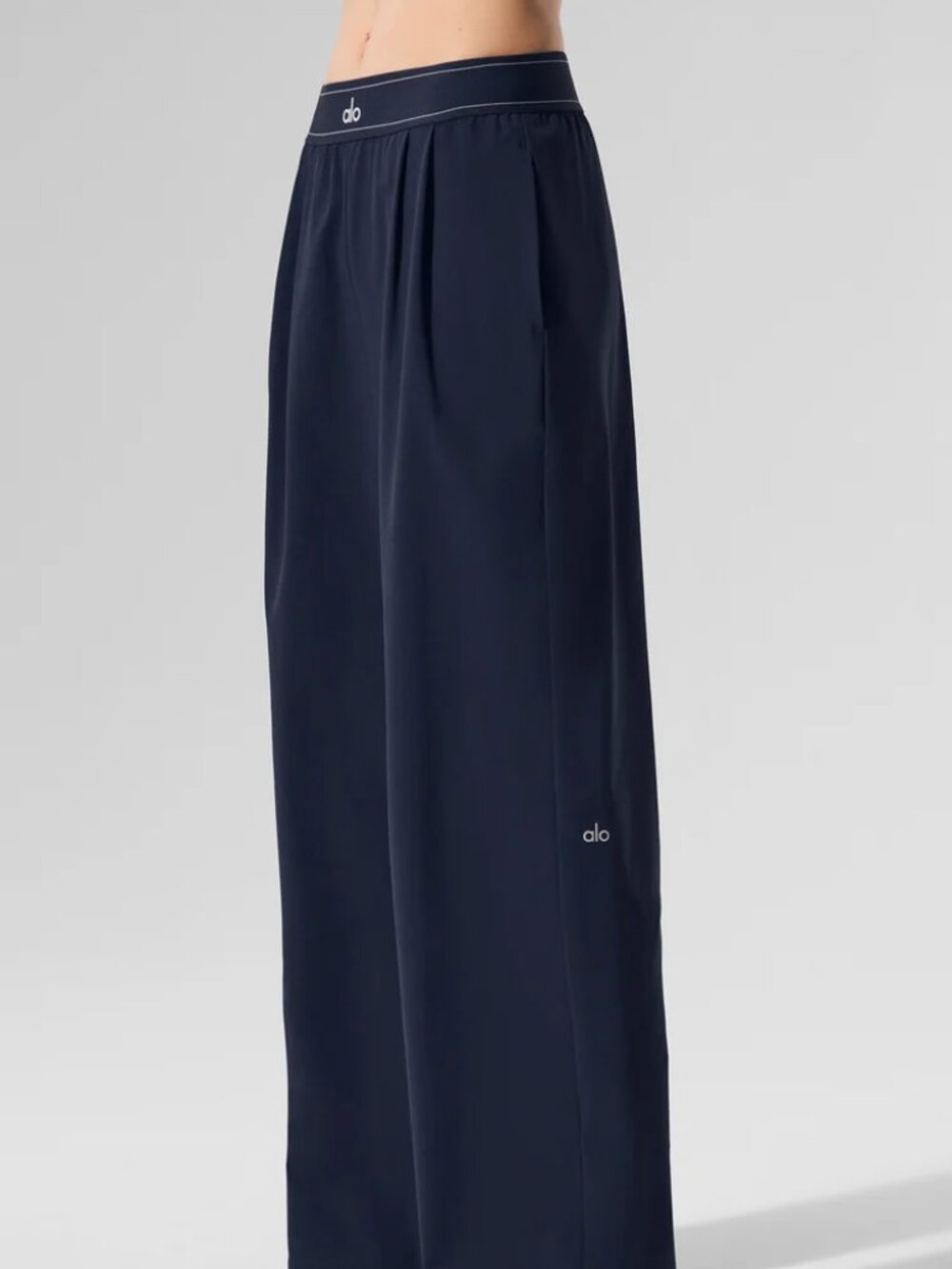 ALO Yoga Suit Up Trouser😆Navy Blue🌹Flowy Wide Straight Leg Pant|Regular|Chic - Picture 9 of 9